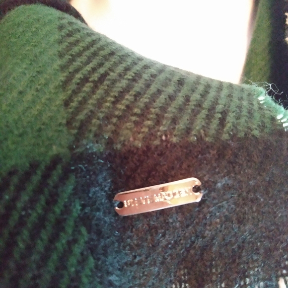 NWT Steve Madden scarf - Picture 3 of 4